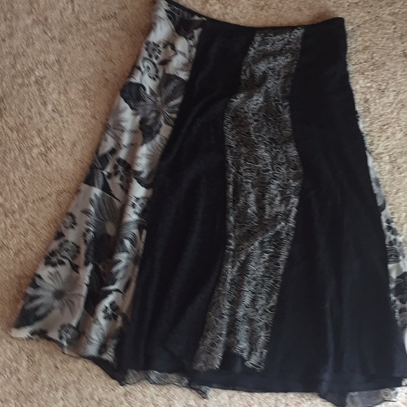 Crossing Pointe Size 6 side zip Skirt - Picture 6 of 7